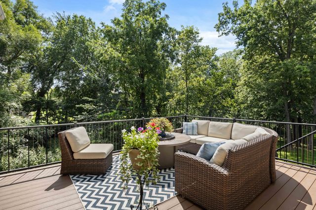3965 Black Bear Pointe, Waukee, IA 50263
