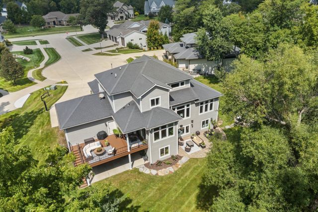 3965 Black Bear Pointe, Waukee, IA 50263
