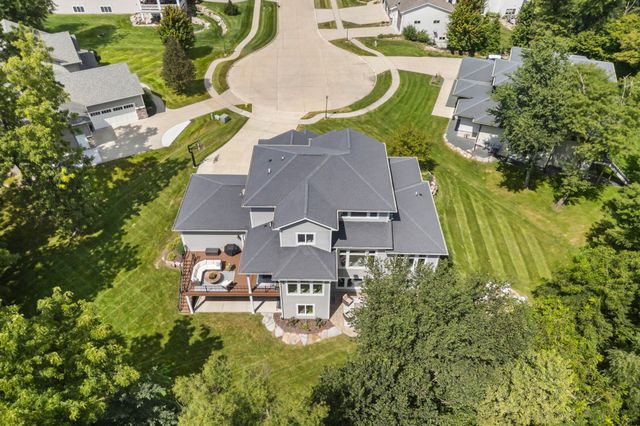 3965 Black Bear Pointe, Waukee, IA 50263