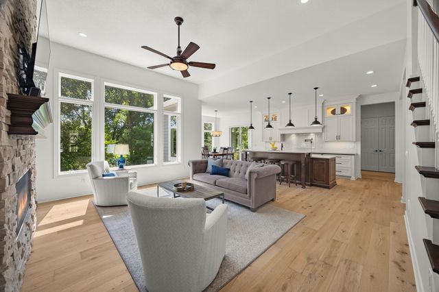 3965 Black Bear Pointe, Waukee, IA 50263