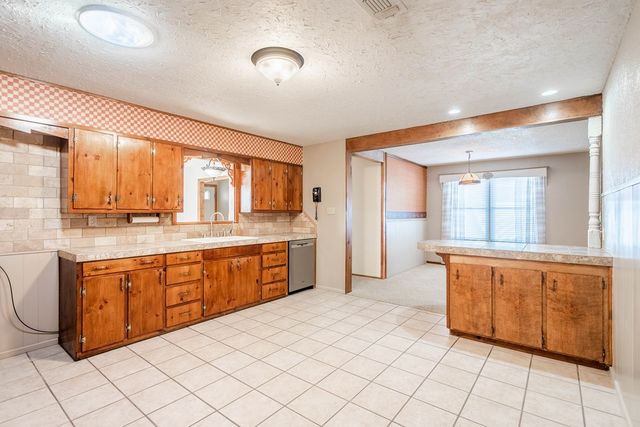 705 NE Fifth St, Andrews, TX 79714