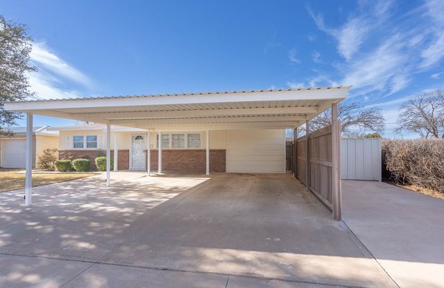 705 NE Fifth St, Andrews, TX 79714