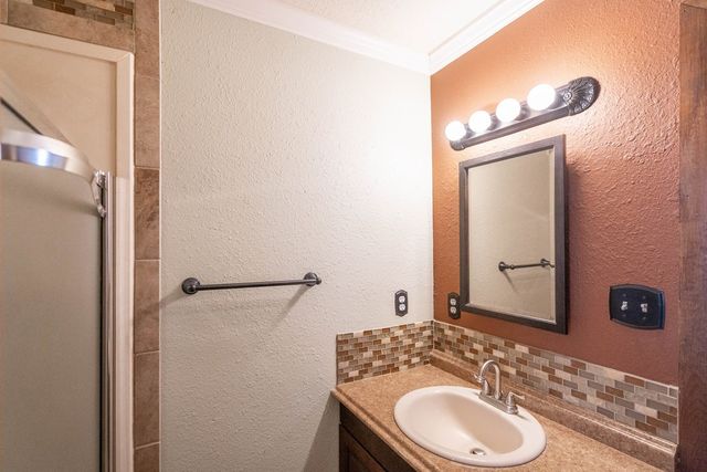 705 NE Fifth St, Andrews, TX 79714