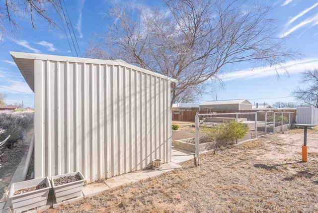 705 NE Fifth St, Andrews, TX 79714