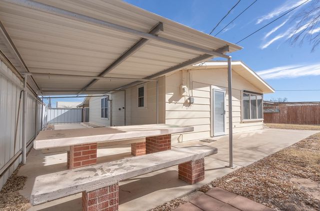 705 NE Fifth St, Andrews, TX 79714