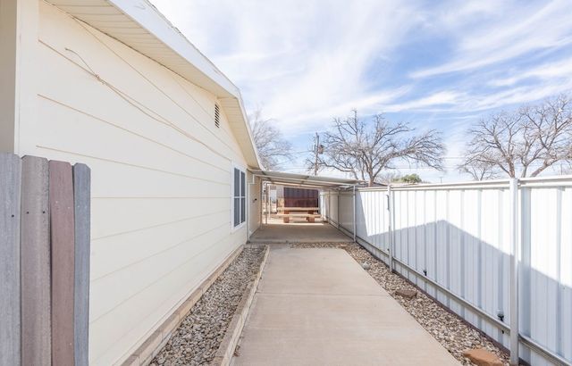 705 NE Fifth St, Andrews, TX 79714