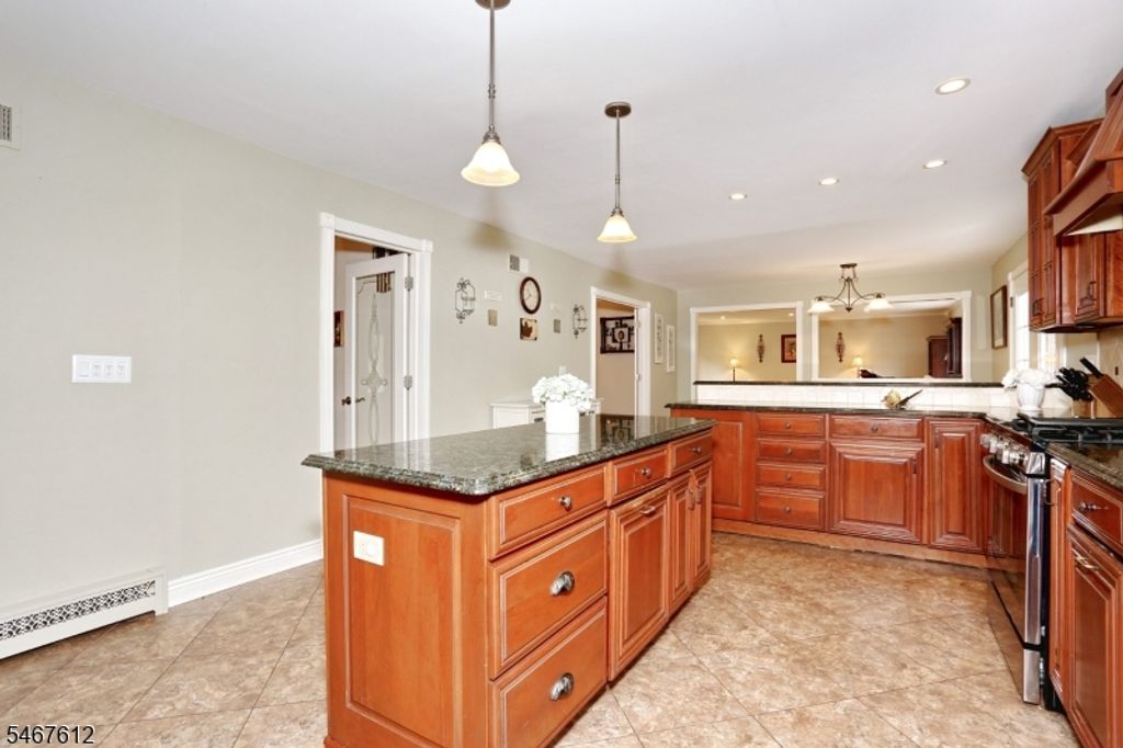 838 Iron Latch Rd, Franklin Lakes Boro, NJ 07417 — photo 5