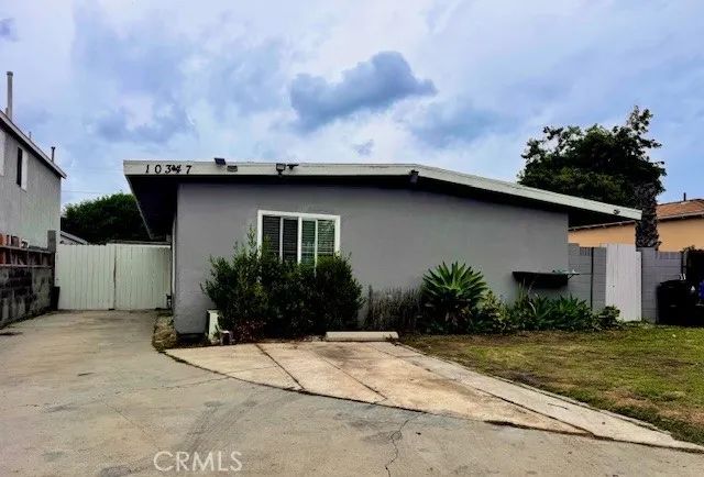 10347 Kalmia Street, Los Angeles, CA 90002