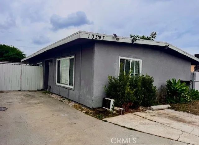 10347 Kalmia Street, Los Angeles, CA 90002