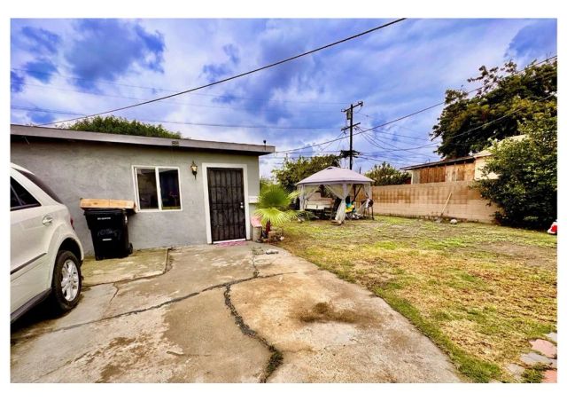 10347 Kalmia Street, Los Angeles, CA 90002