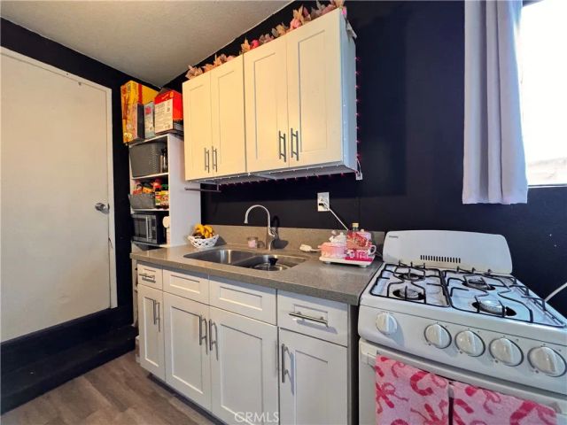 10347 Kalmia Street, Los Angeles, CA 90002