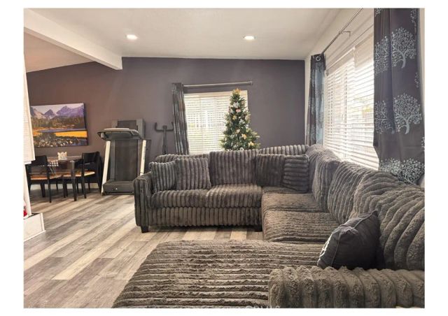 10347 Kalmia Street, Los Angeles, CA 90002