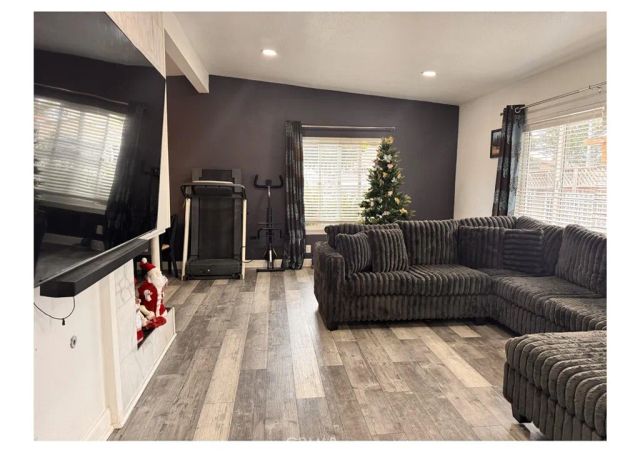 10347 Kalmia Street, Los Angeles, CA 90002