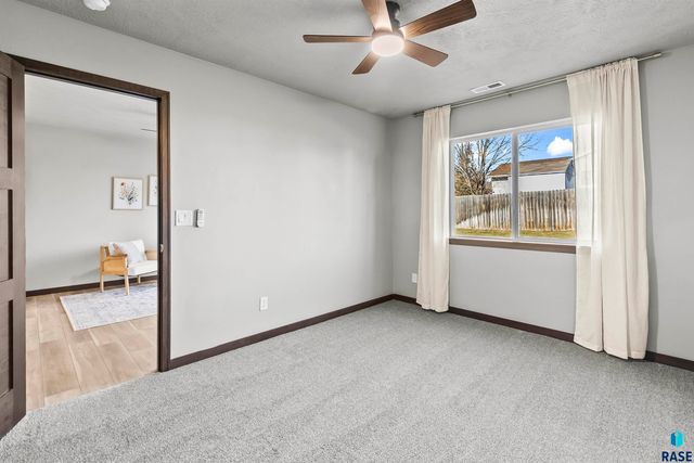 6516 W 6th Pl Place, Sioux Falls, SD 57107