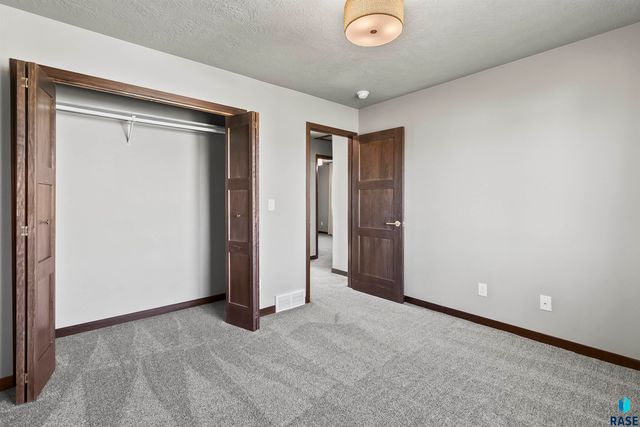 6516 W 6th Pl Place, Sioux Falls, SD 57107