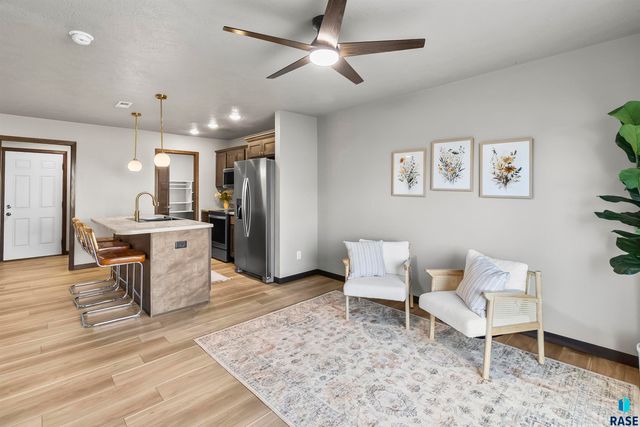 6516 W 6th Pl Place, Sioux Falls, SD 57107