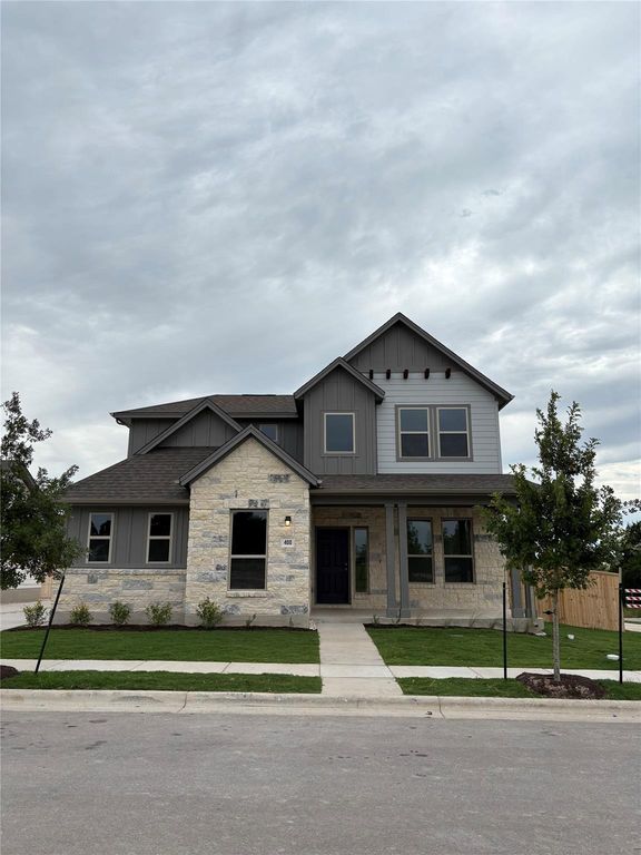 400 Treadwell LN, Kyle, TX 78640