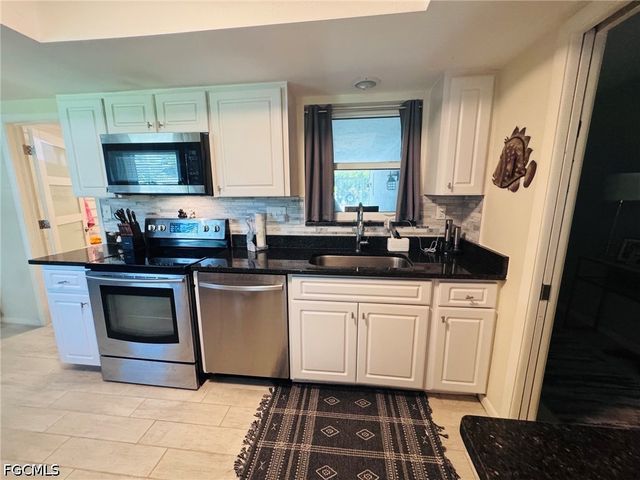 5598 Boynton LN, Fort Myers, FL 33919