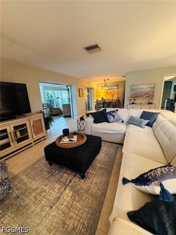 5598 Boynton LN, Fort Myers, FL 33919