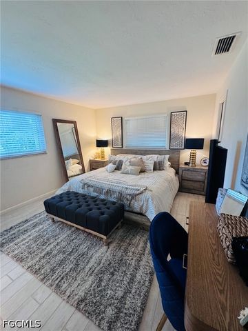 5598 Boynton LN, Fort Myers, FL 33919
