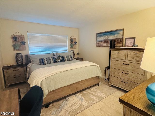 5598 Boynton LN, Fort Myers, FL 33919