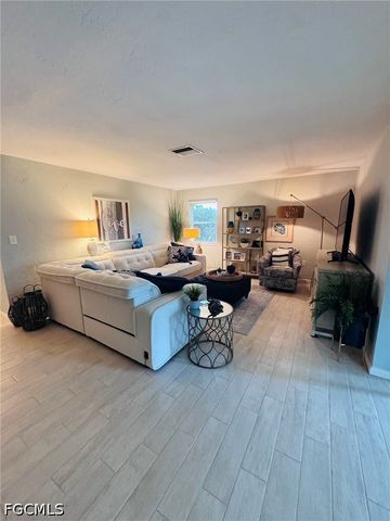 5598 Boynton LN, Fort Myers, FL 33919