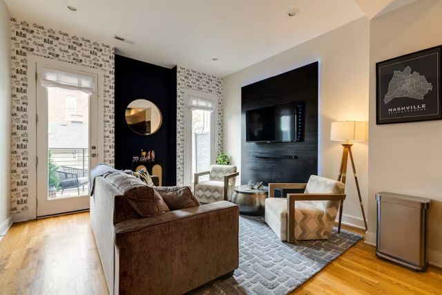 1240 2nd Ave S Apt 3, Nashville, TN 37210