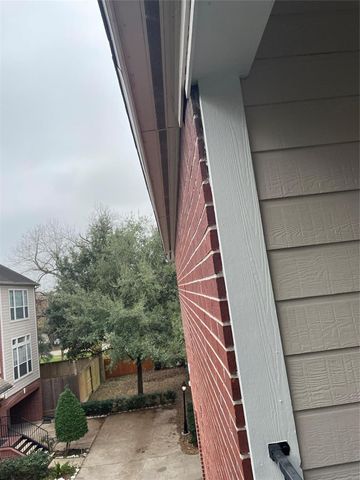 1040 La Rue Street, Houston, TX 77019