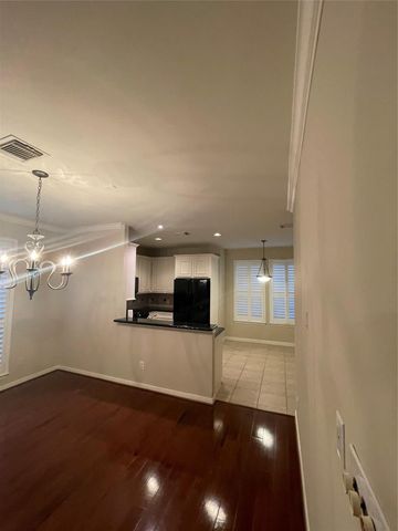 1040 La Rue Street, Houston, TX 77019