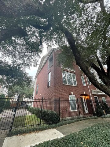 1040 La Rue Street, Houston, TX 77019