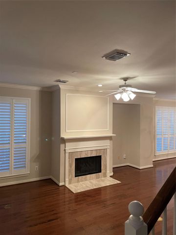 1040 La Rue Street, Houston, TX 77019