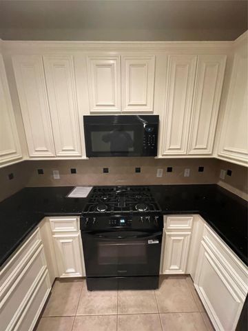 1040 La Rue Street, Houston, TX 77019