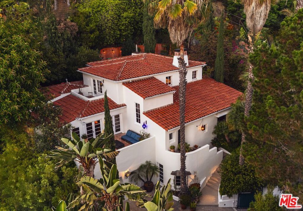 8855 St Ives Drive, Los Angeles, CA 90069