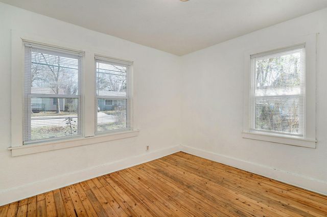 521 N Warren Avenue, Springfield, MO 65802