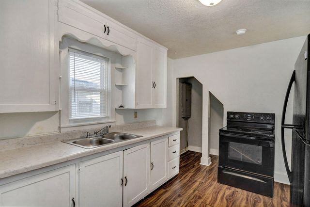 521 N Warren Avenue, Springfield, MO 65802