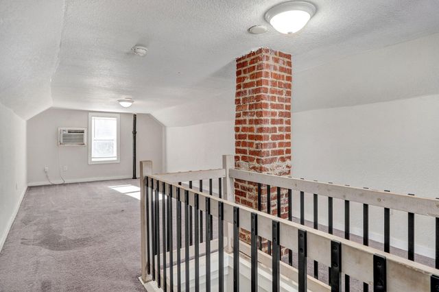 521 N Warren Avenue, Springfield, MO 65802