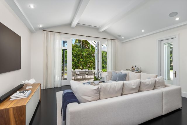 229 Ridgeview Drive, Palm Beach, FL 33480