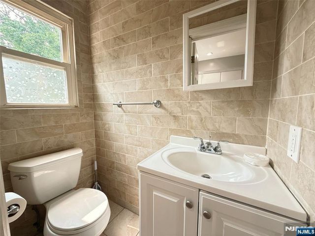 49 Maiden Lane 1, Little Ferry, NJ 07643