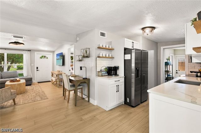 2160 Holiday LN, Naples, FL 34104