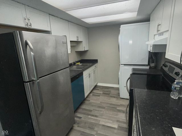 8363 Paso Del Norte Court, Indianapolis, IN 46227