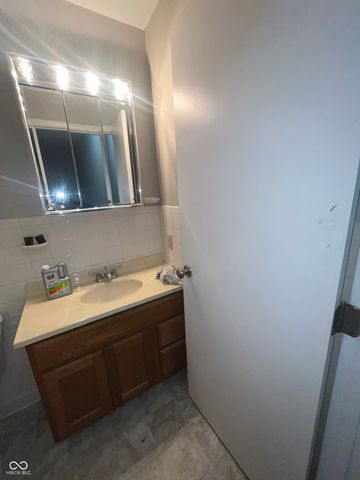 8363 Paso Del Norte Court, Indianapolis, IN 46227