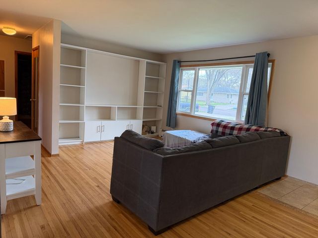 401 25th Avenue N, Fargo, ND 58102