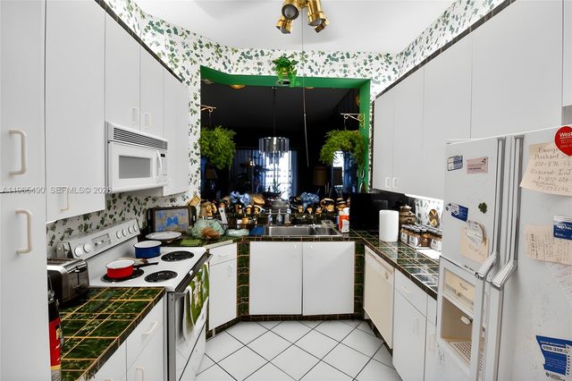 7700 Trent Dr 407, Tamarac, FL 33321