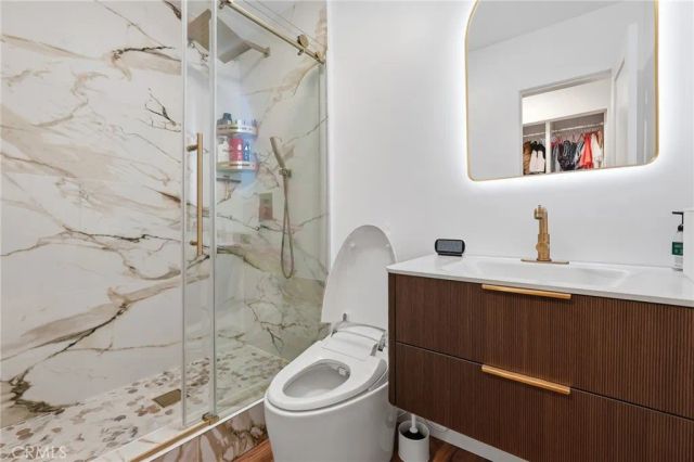 14414 Addison 17, Sherman Oaks, CA 91423