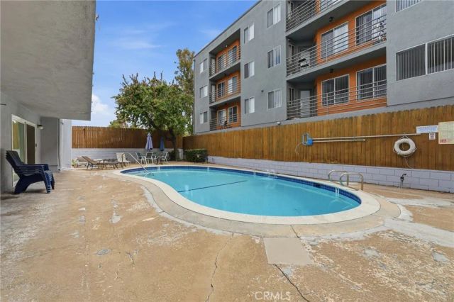 14414 Addison 17, Sherman Oaks, CA 91423