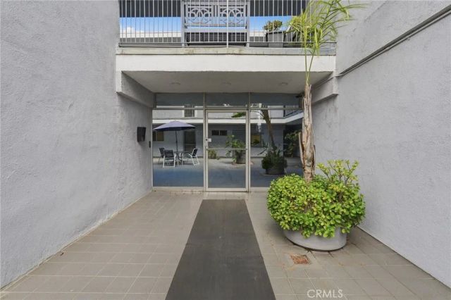 14414 Addison 17, Sherman Oaks, CA 91423