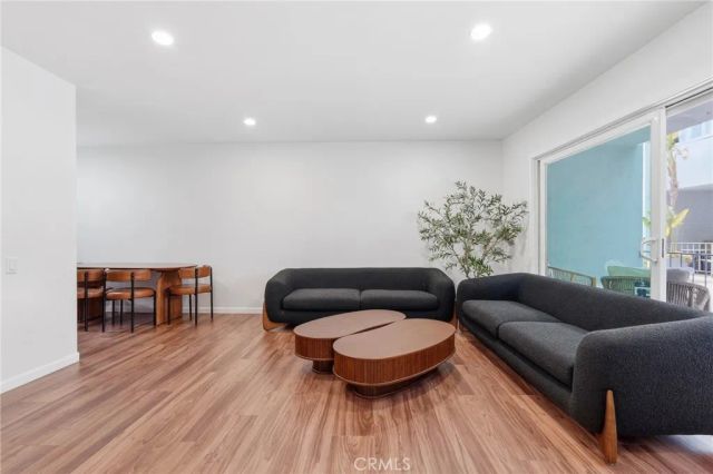 14414 Addison 17, Sherman Oaks, CA 91423