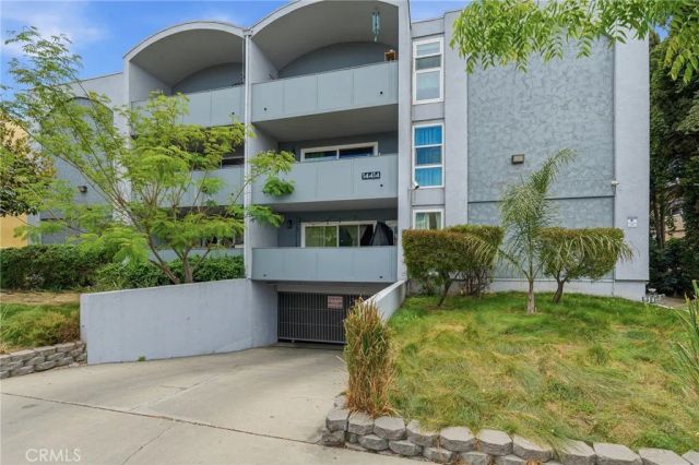 14414 Addison 17, Sherman Oaks, CA 91423