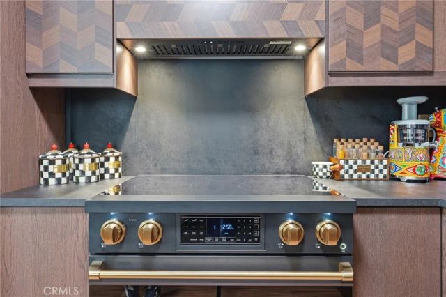 14414 Addison 17, Sherman Oaks, CA 91423