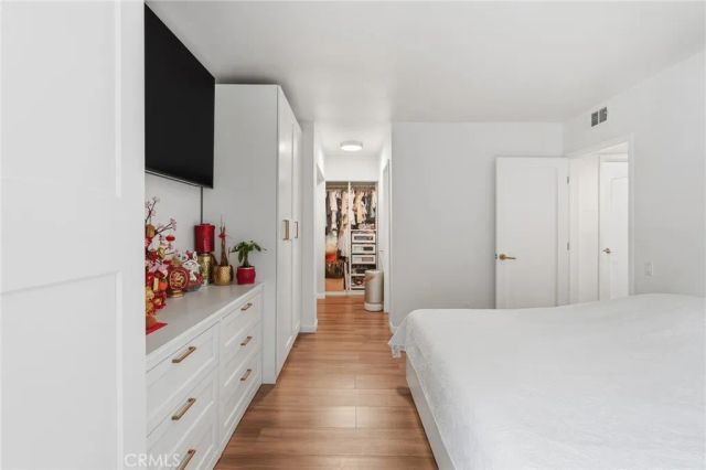 14414 Addison 17, Sherman Oaks, CA 91423
